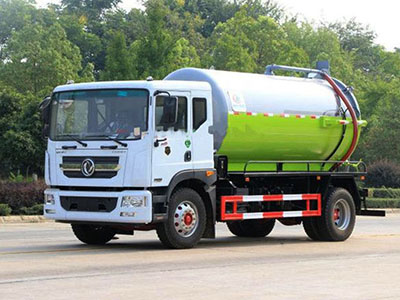 东风D9吸污车