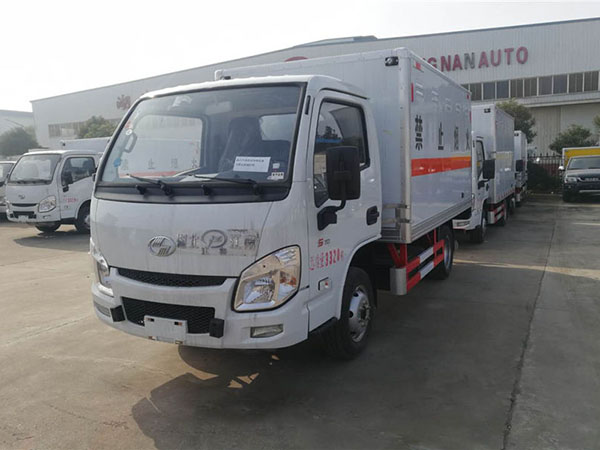 国六跃进小福星厢式运输车