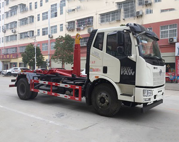 解放J6勾臂垃圾车
